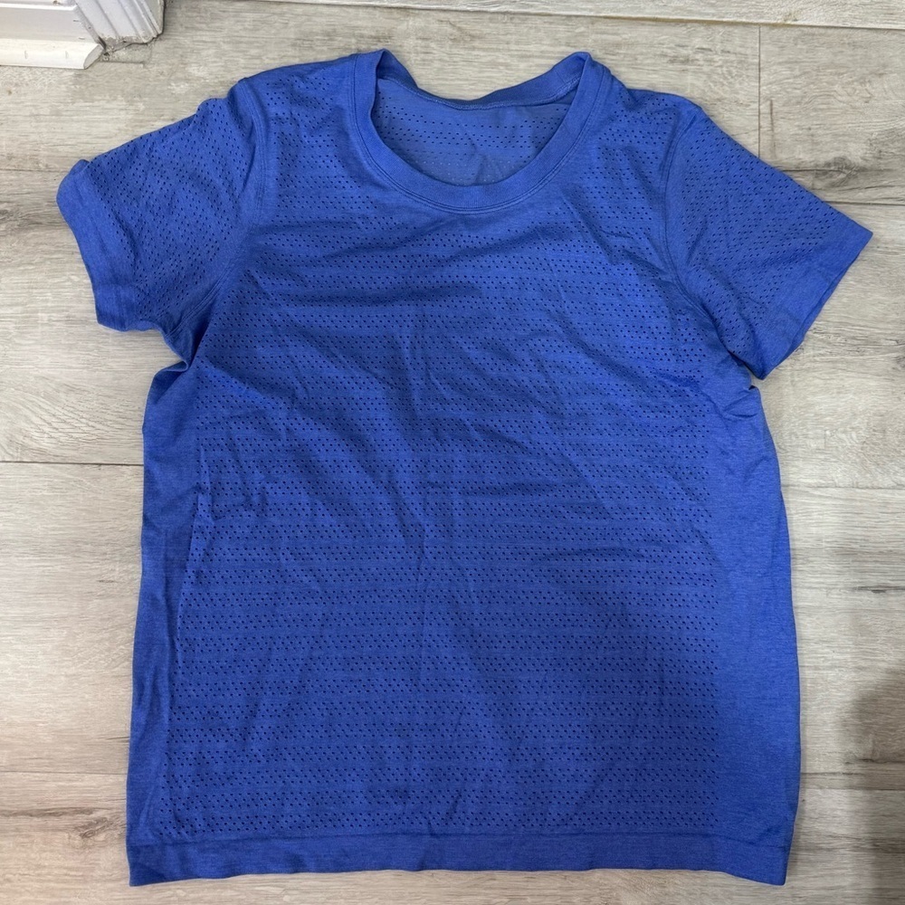 lululemon athletica Purple Short Sleeve Tee 8 reposhing I bought the wrong size - Picture 4 of 6